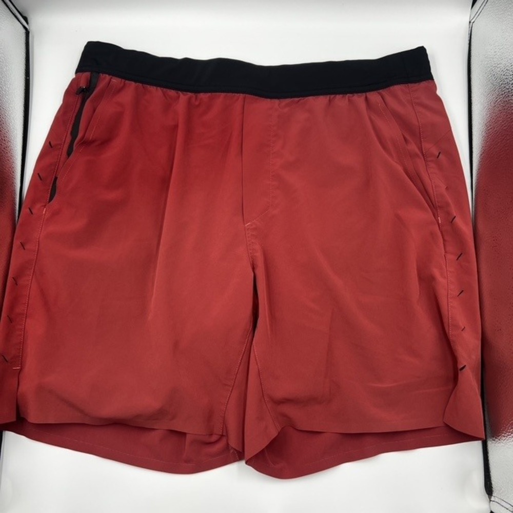 Ten Thousand Interval Men's Large Red & Black Lined 7" Athletic Shorts